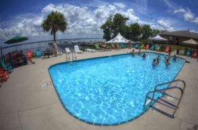 Crystal Cove Riverfront Resort, Palatka